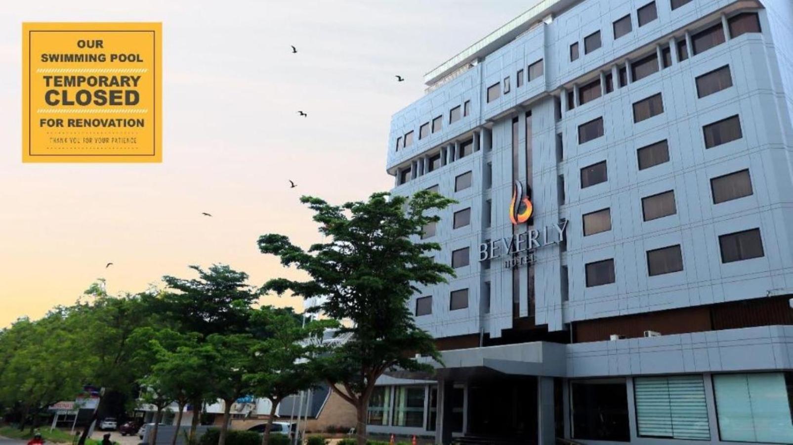 Beverly Hotel Batam Nagoya Exterior foto