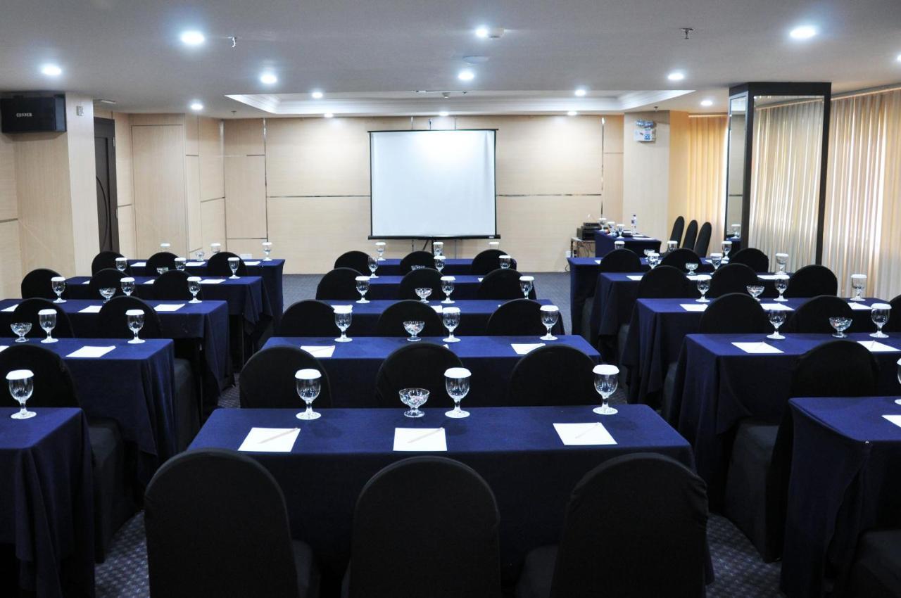 Beverly Hotel Batam Nagoya Exterior foto